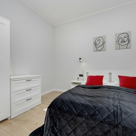 Exclusive Grey And Red Apartment In Warsaw Center By Noclegi Renters Екстер'єр фото