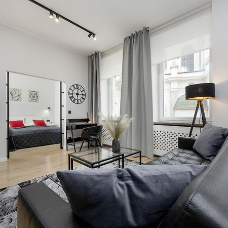 Exclusive Grey And Red Apartment In Warsaw Center By Noclegi Renters Екстер'єр фото