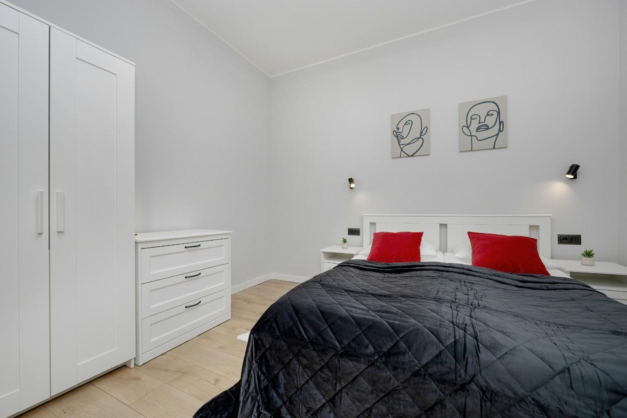 Exclusive Grey And Red Apartment In Warsaw Center By Noclegi Renters Екстер'єр фото