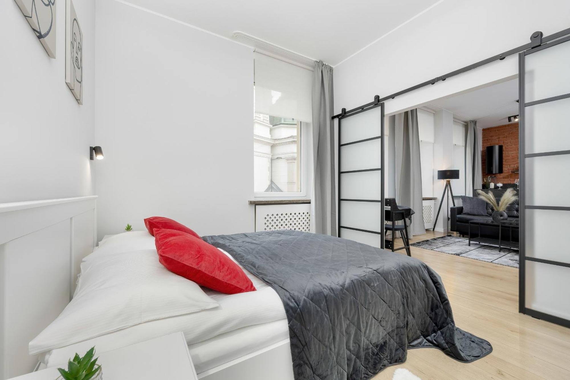 Exclusive Grey And Red Apartment In Warsaw Center By Noclegi Renters Екстер'єр фото