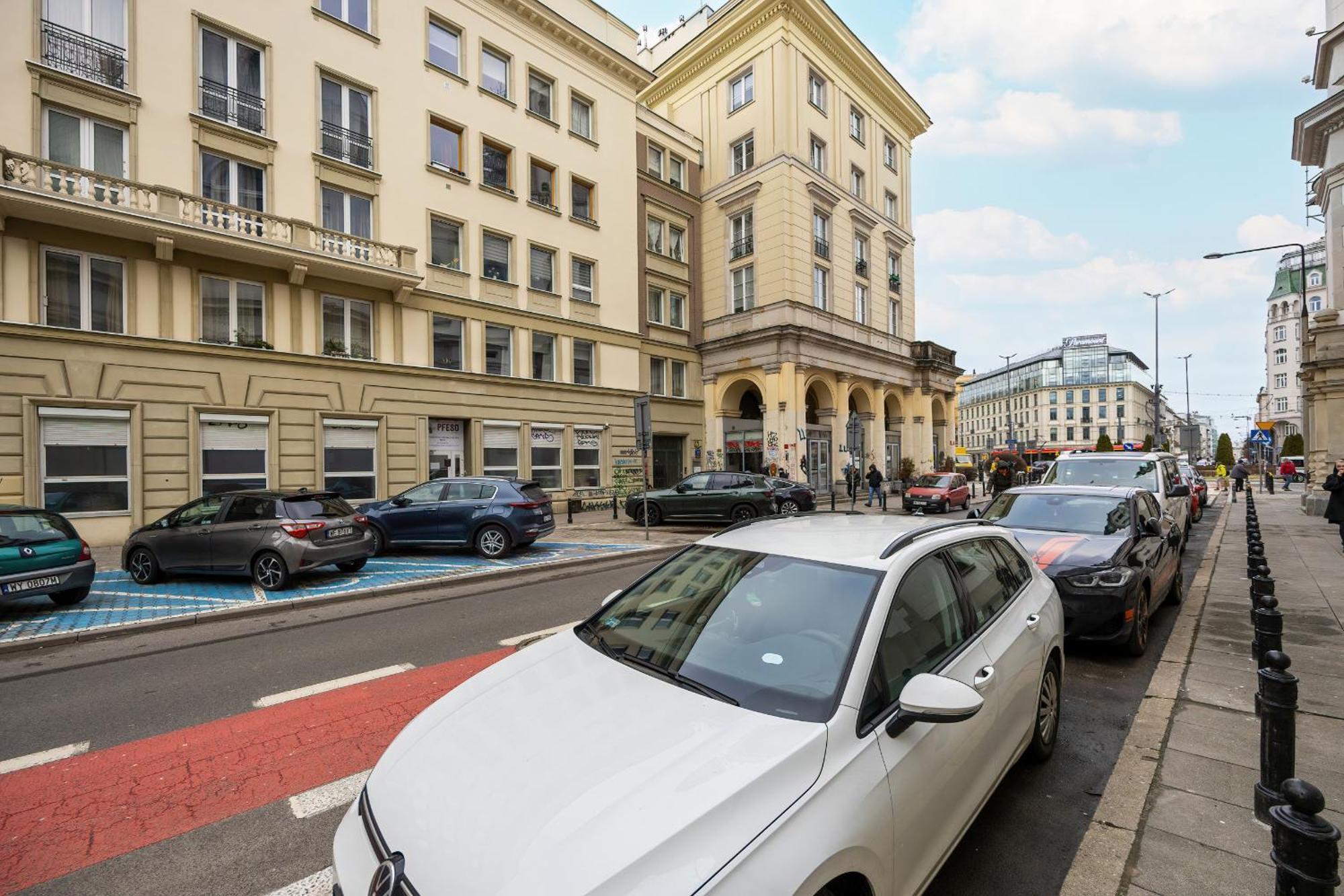Exclusive Grey And Red Apartment In Warsaw Center By Noclegi Renters Екстер'єр фото